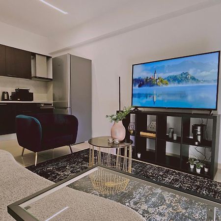 Stay Cosmo City Suites Nicosia Ngoại thất bức ảnh