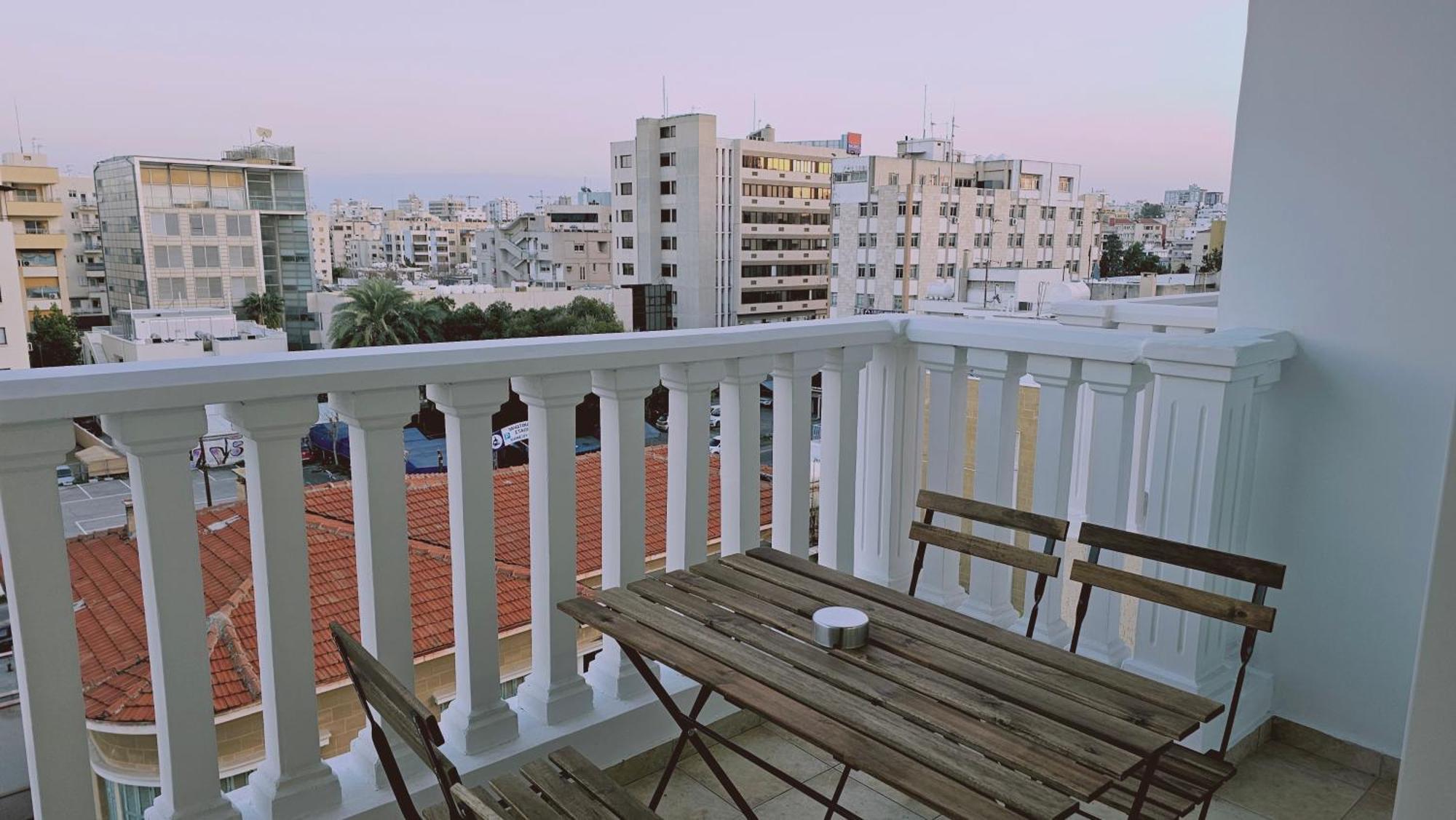Stay Cosmo City Suites Nicosia Ngoại thất bức ảnh