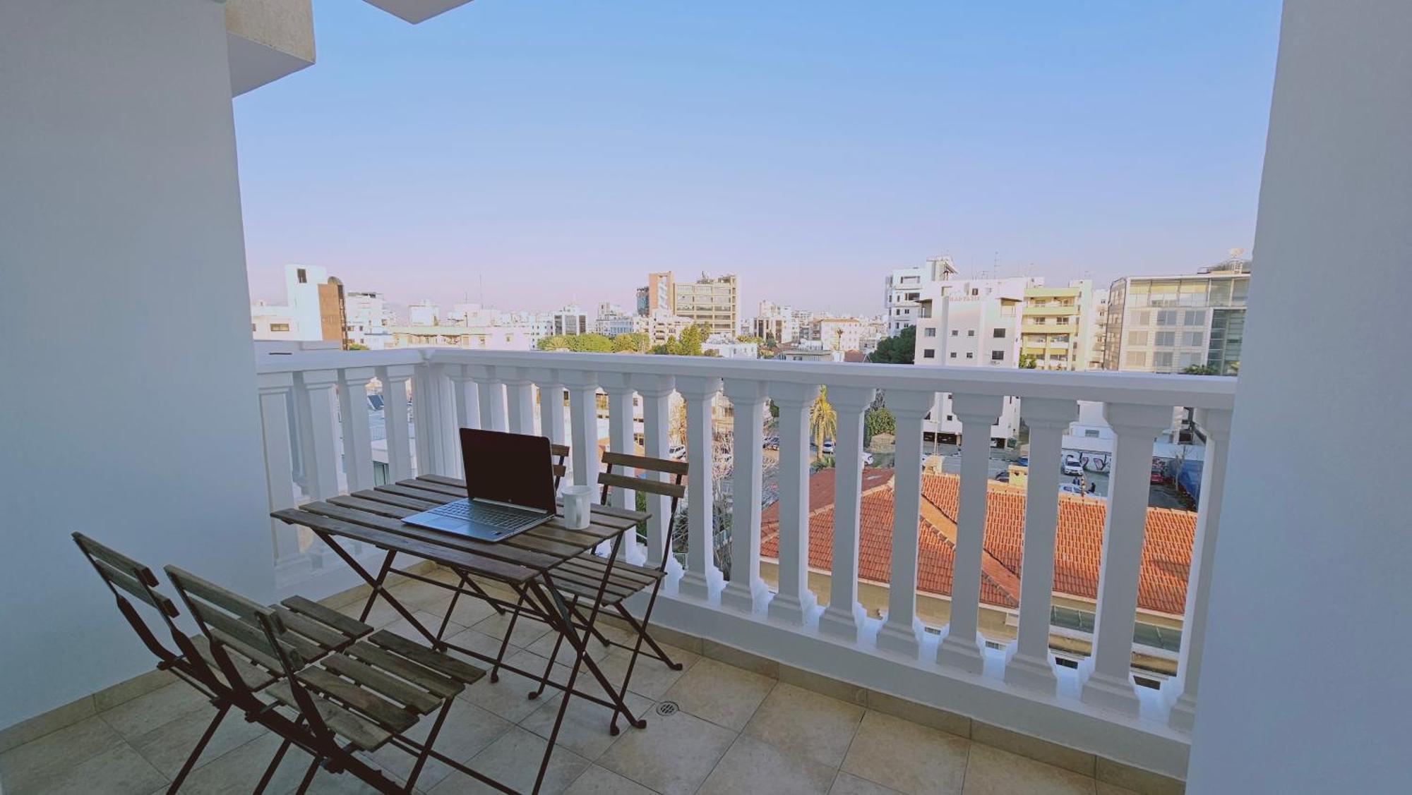 Stay Cosmo City Suites Nicosia Ngoại thất bức ảnh