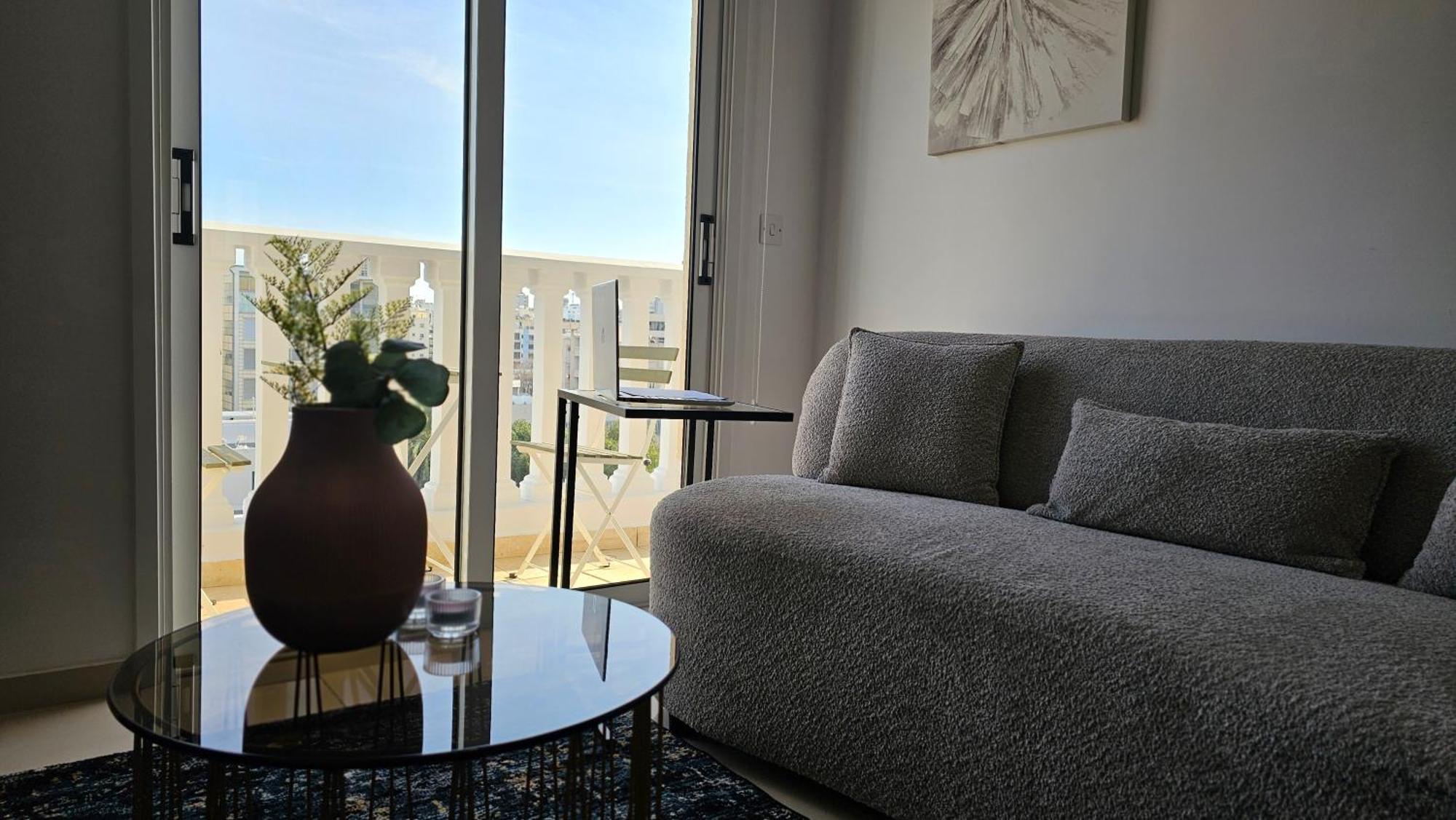 Stay Cosmo City Suites Nicosia Ngoại thất bức ảnh
