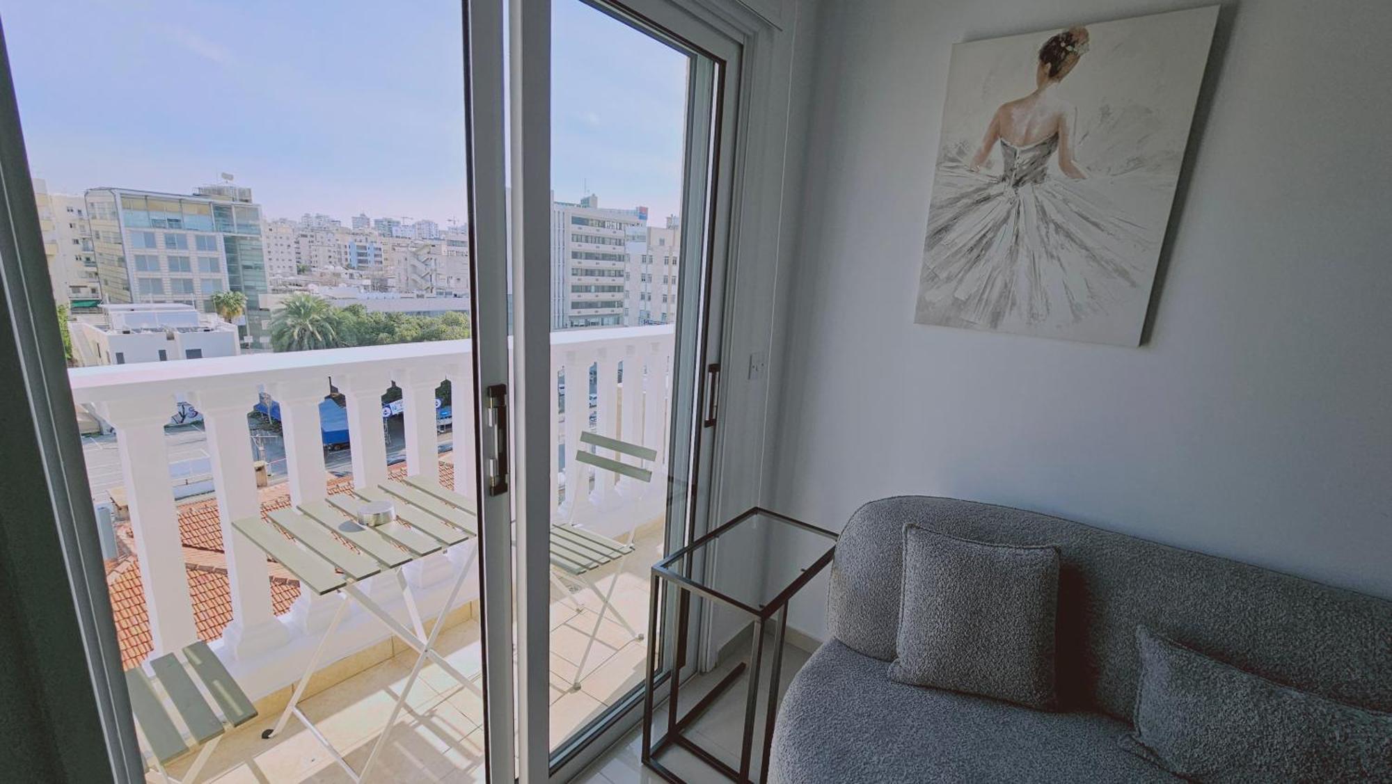 Stay Cosmo City Suites Nicosia Ngoại thất bức ảnh